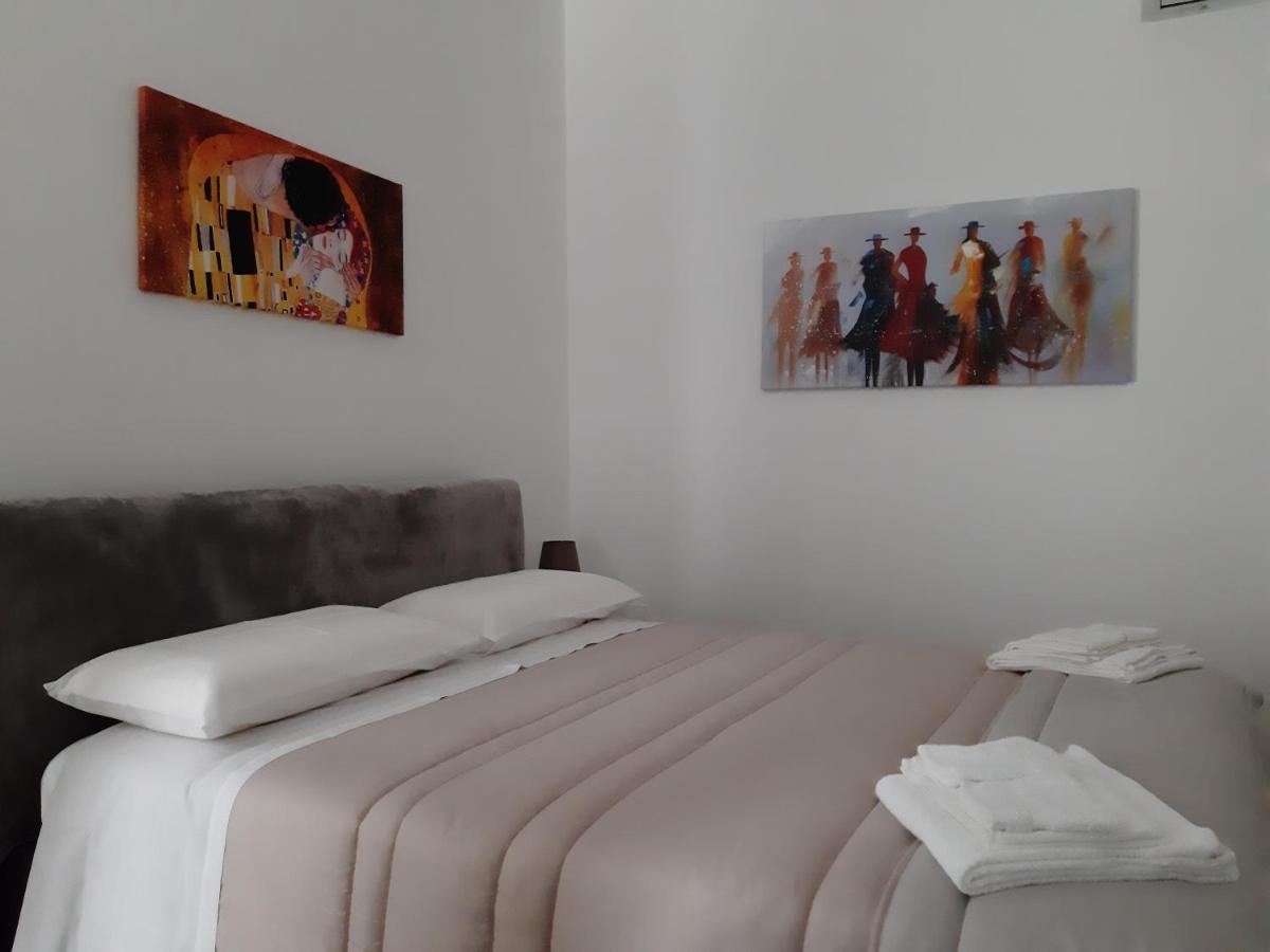 Casa Lucia Apartment Bari Luaran gambar